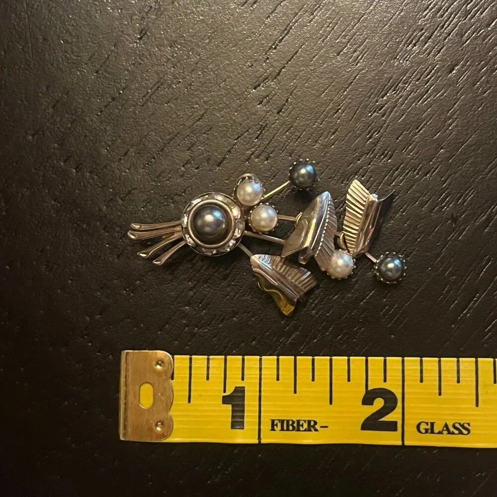 Vintage Gold tone Gray and White Pearl Leaf Brooch